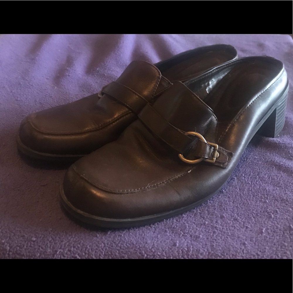 Casual dress shoes